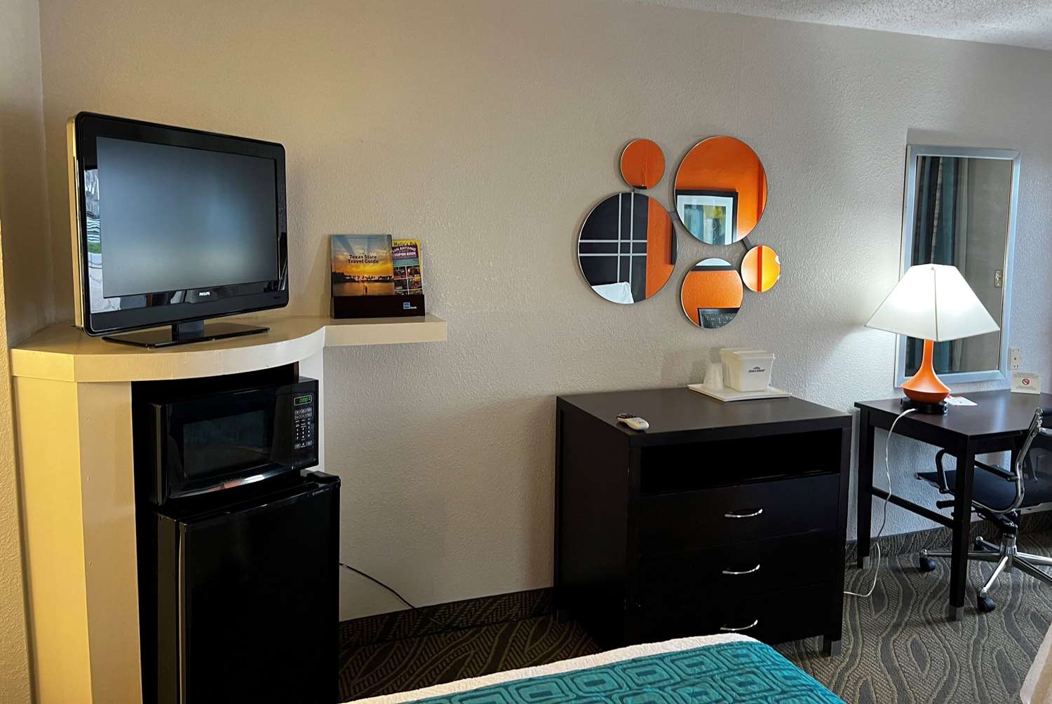 Howard Johnson by Wyndham Houston Heights/Downtown 19/23
