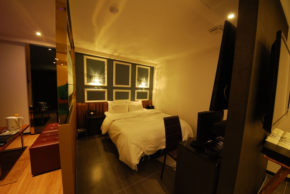Hotel Buti 18/43