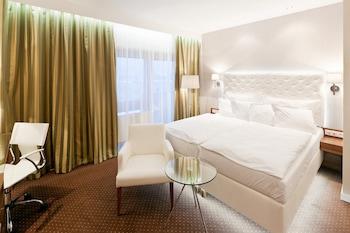 Guest Room, Double Bed