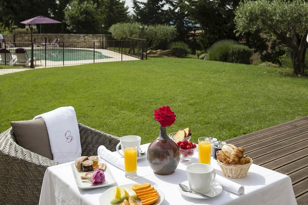 RELAIS DU SILENCE LE CLOS DE PRADINES 46/51