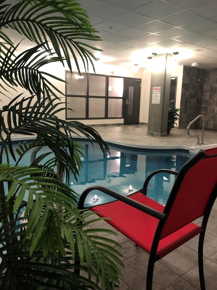 Grand Times Hotel Quebec City Airport 55/60