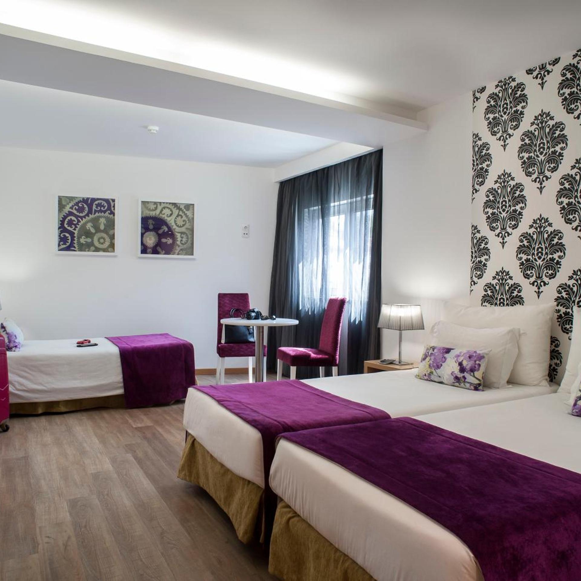 ROOM, TRIPLE