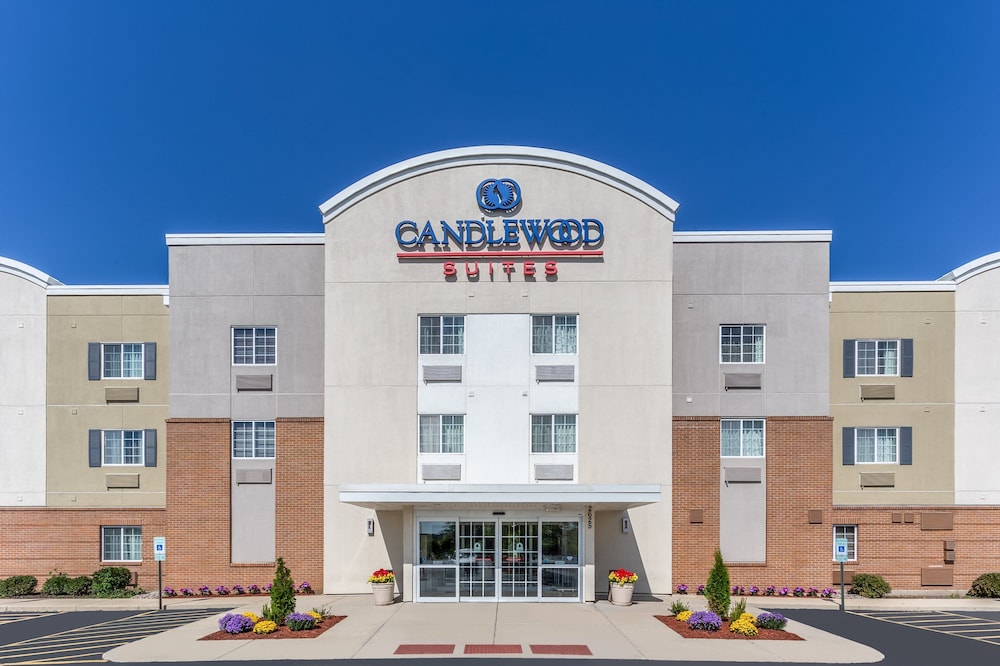 CANDLEWOOD SUITES AURORA- NAPERVILLE 5/51