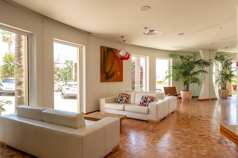 Aparthotel Vila Luz 48/71