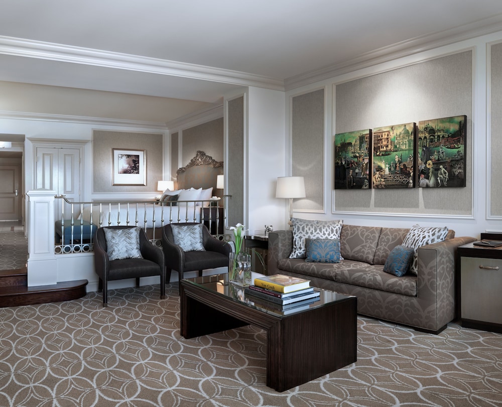 The Venetian Prestige Club Lounge 46/66