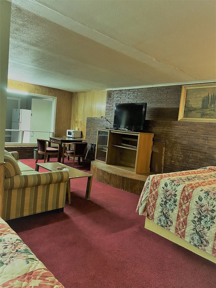 Madill Inn 17/32