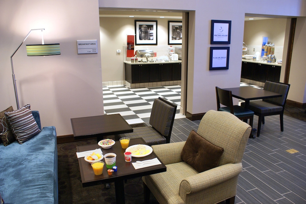 Hampton Inn and Suites Suisun City Waterfront 30/50