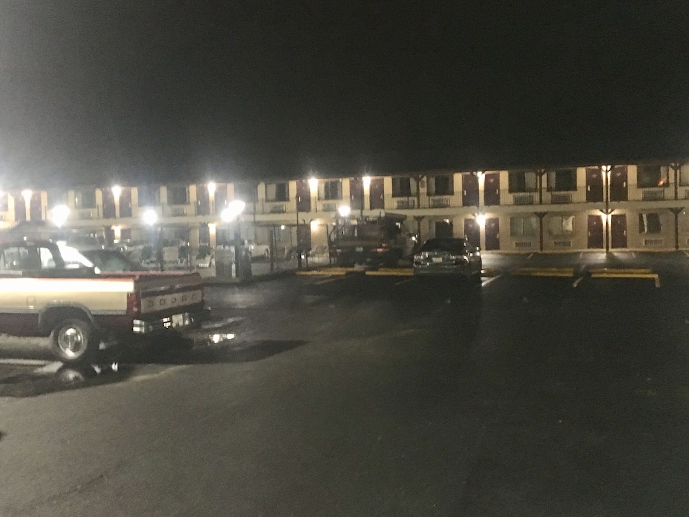 Inn At Mexia 62/64