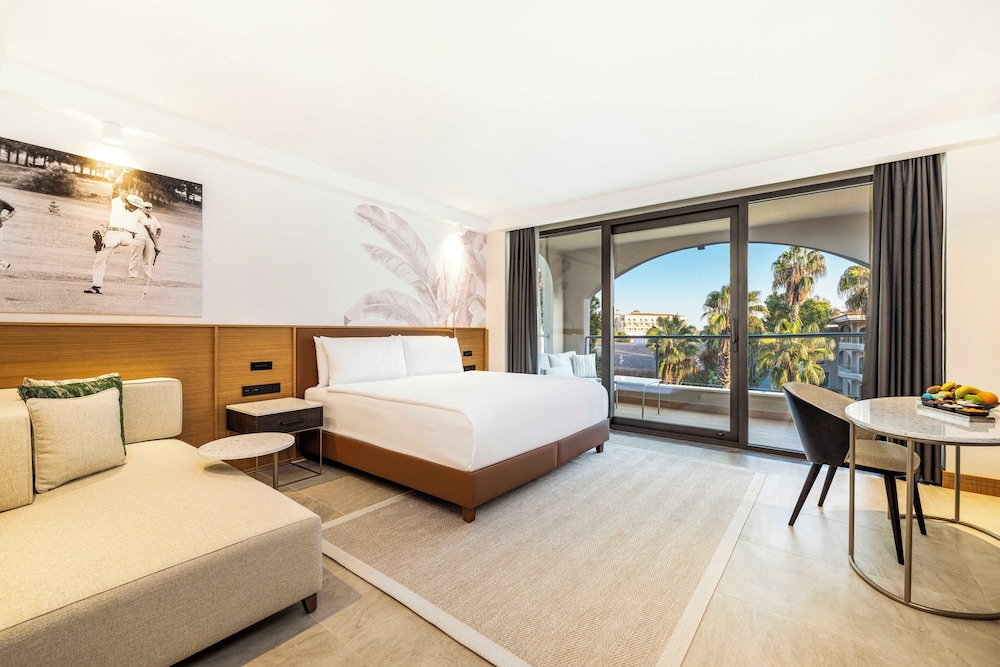 DELUXE JUNIOR SUITE