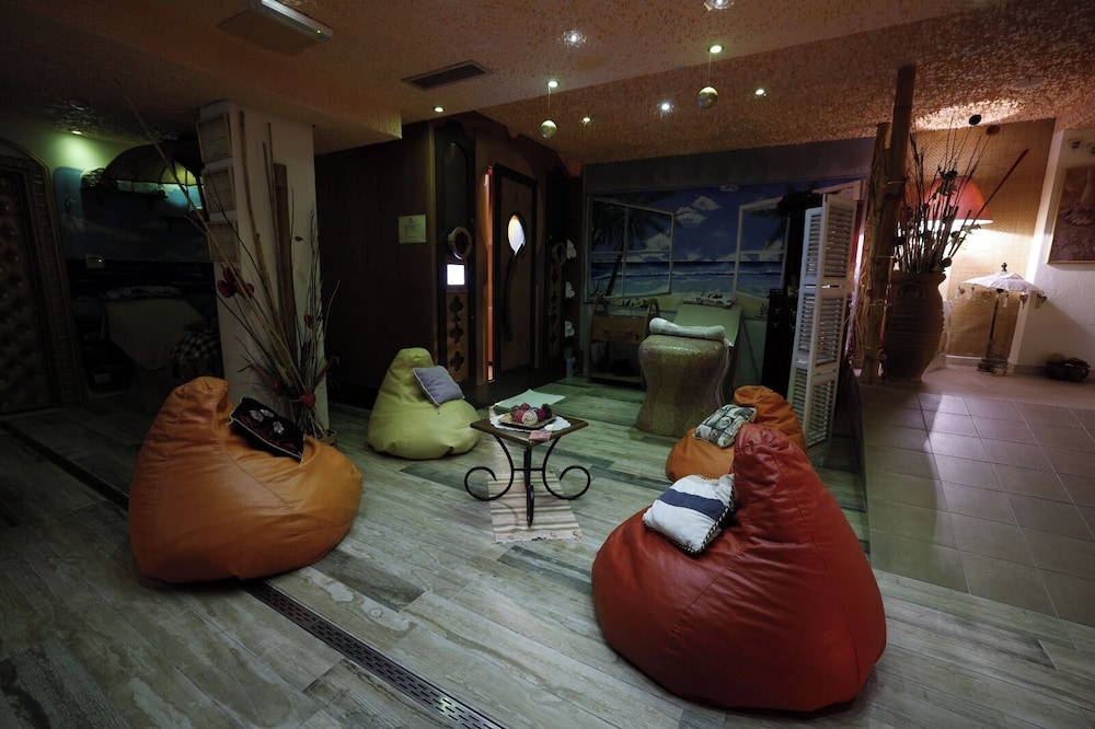2 Kitarrat Boutique Hotel and Spa 15/34