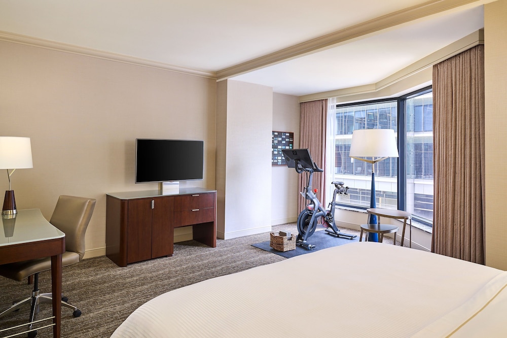 Westin Chicago River North 12/56
