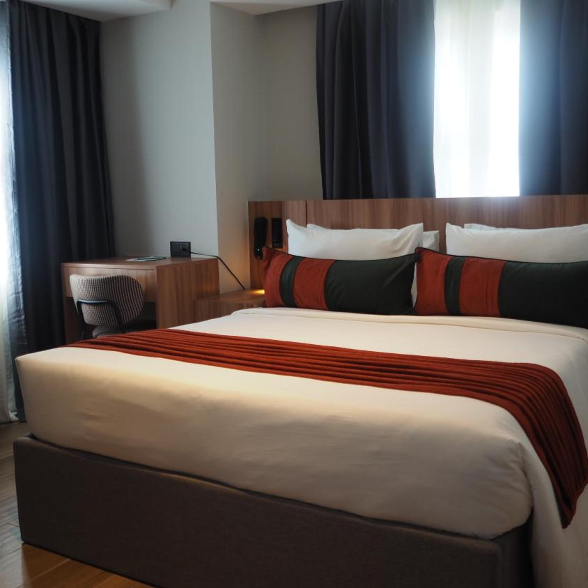 Novel Hotel Manila 10/50