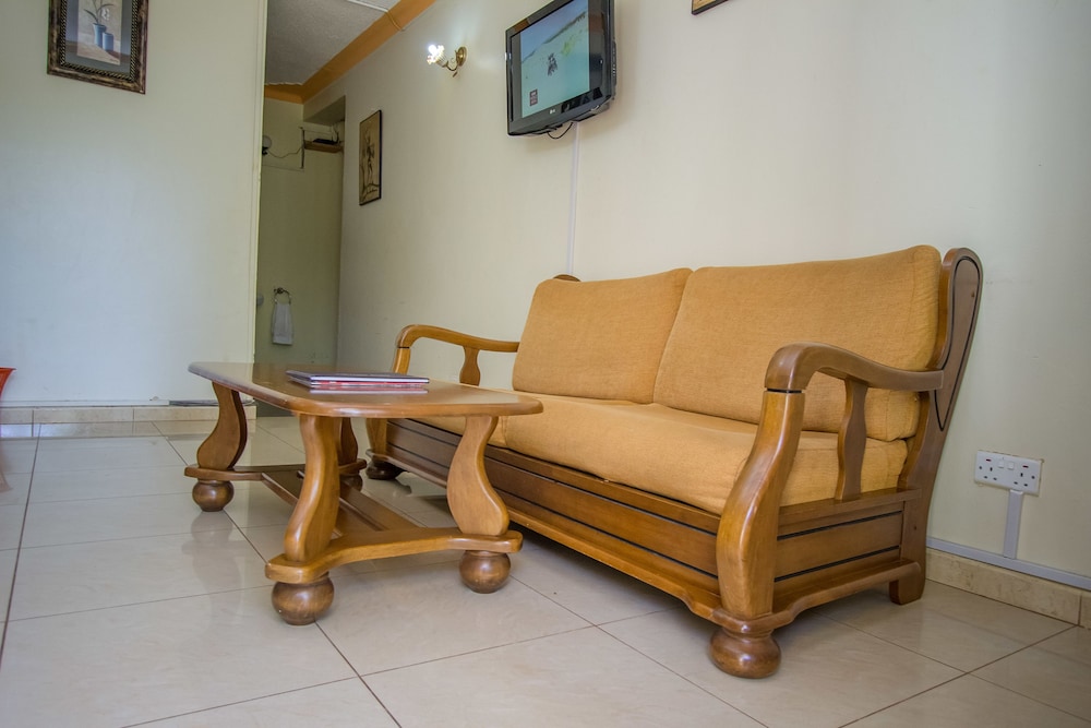 Askay Hotel Suites Entebbe 22/43