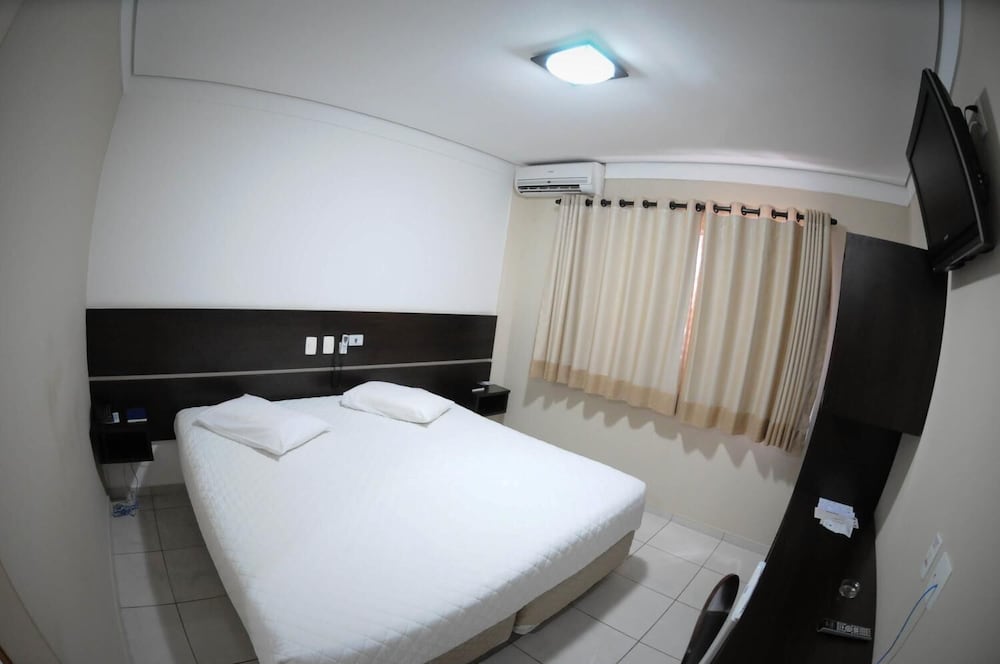 Cristal Palace Inn 12/40