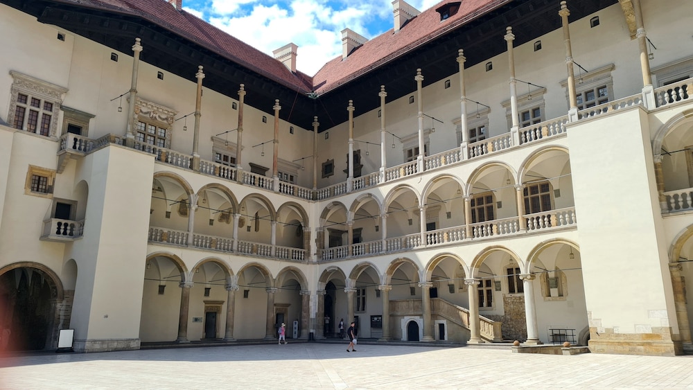 Cracow Central Aparthotel 2/50