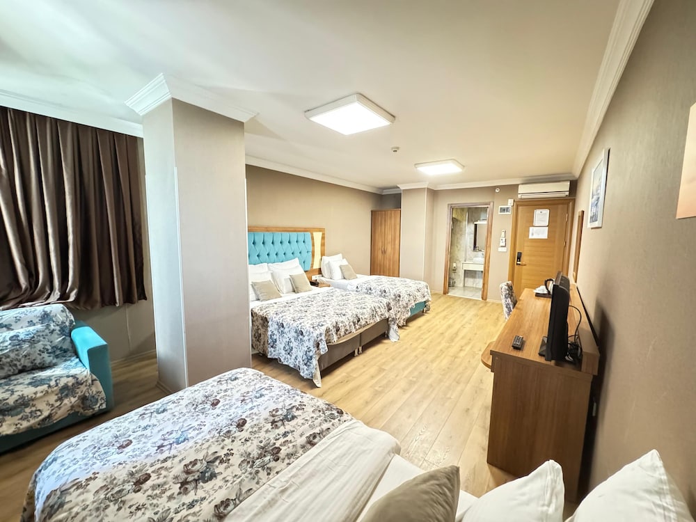 Golden Lounge Hotel 10/42