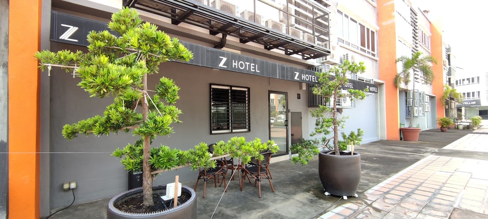 Z Hotel Ara Damansara, LRT, Mall, Airport 2/37