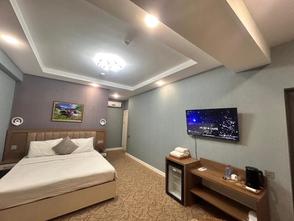 SUPERIOR, DOUBLE BED
