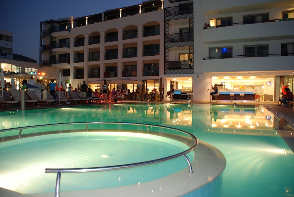 Albatros Spa and Resort Hotel 9/56