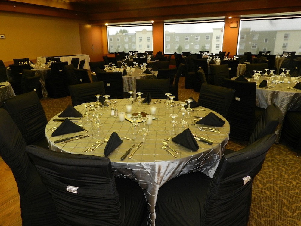 Slave Lake Inn and Conference Centre 39/50