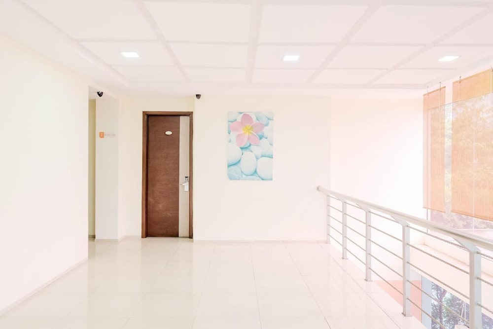 Super OYO Townhouse OAK Hotel Fiducia Serpong 12/44