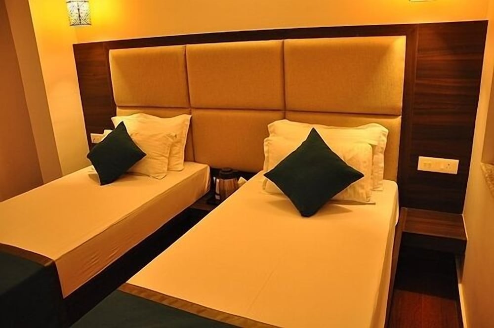 Hotel Avana 12/20