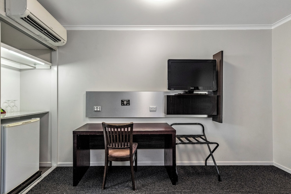 MERCURE TOWNSVILLE 52/61