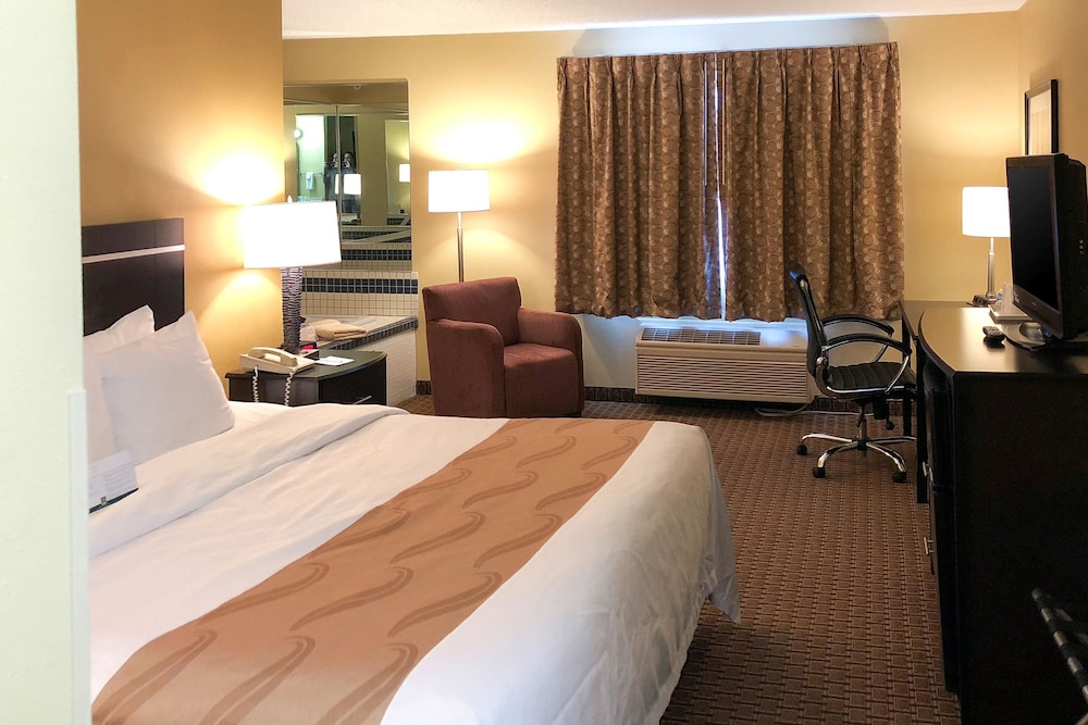 Quality Inn & Suites Sun Prairie Madison East 7/32