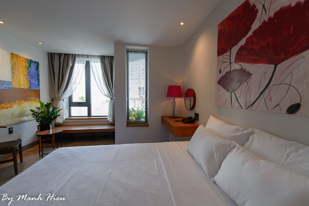 Deluxe, 1 Double and 1 Single Bed, Mojzo Inn Boutique 3/10