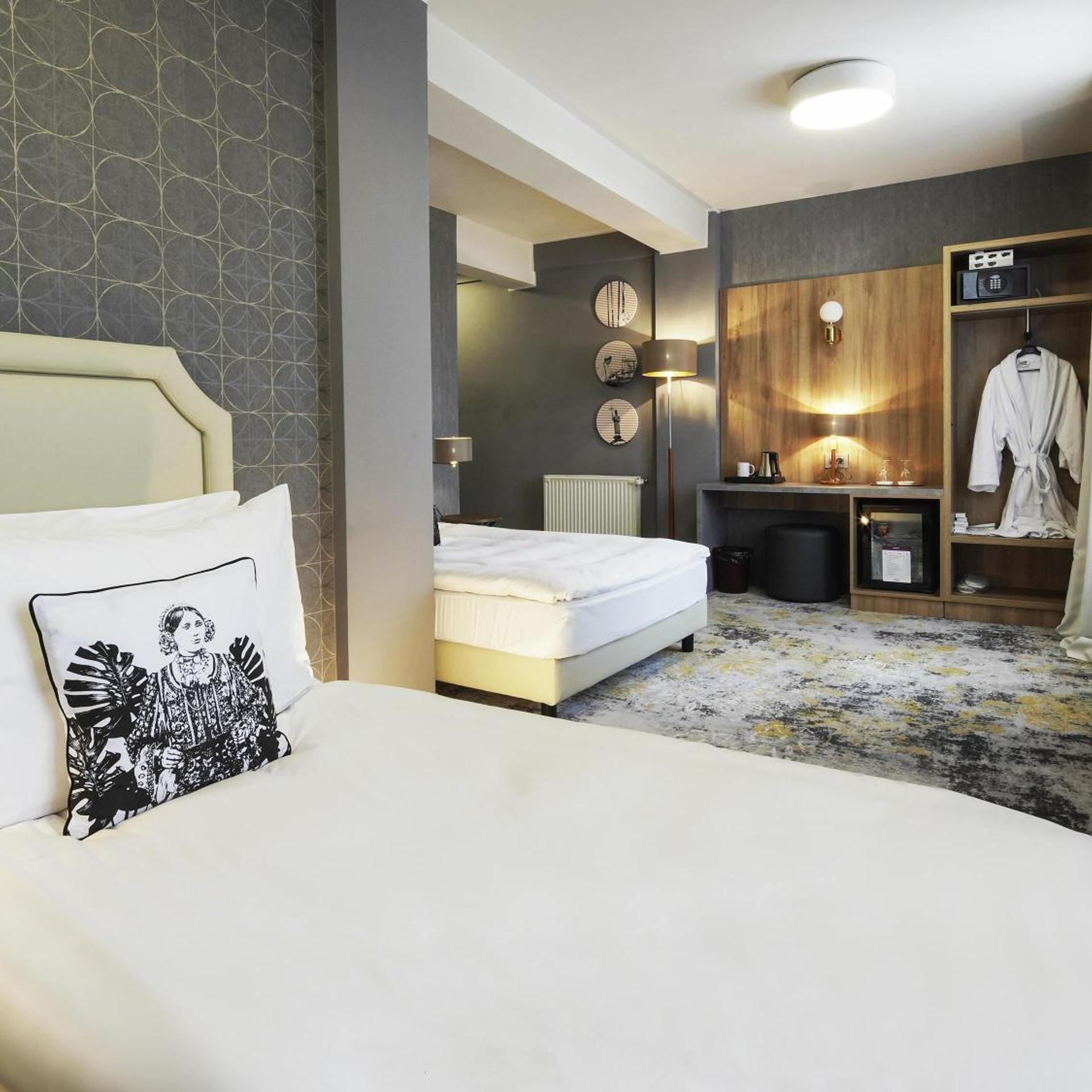 جناح جونيور، Mercure Sibiu Airport 2/5