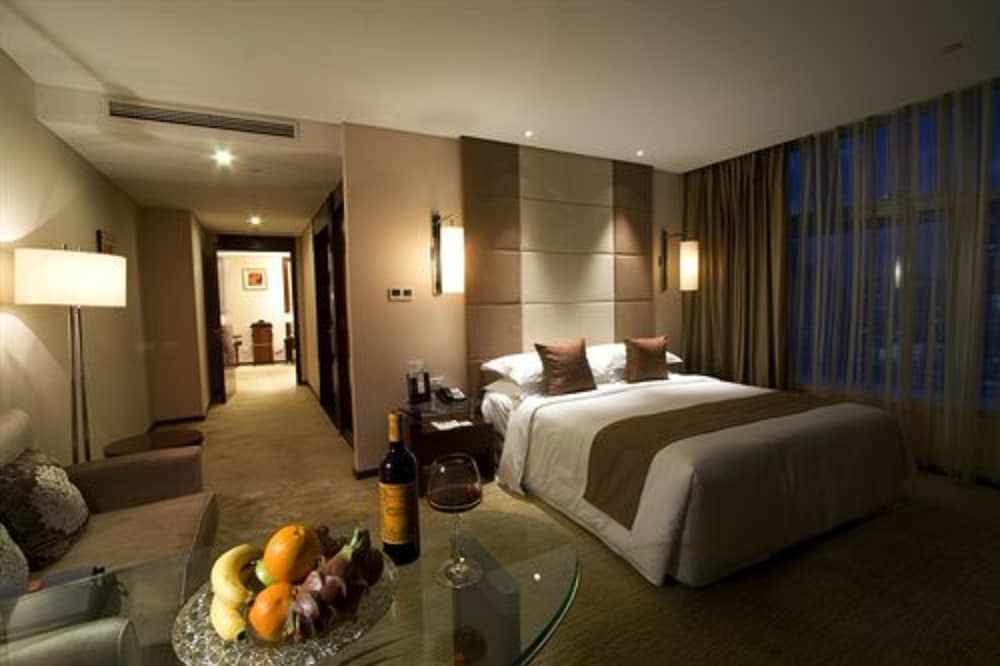 LIAONING INTERNATIONAL HOTEL 10/15