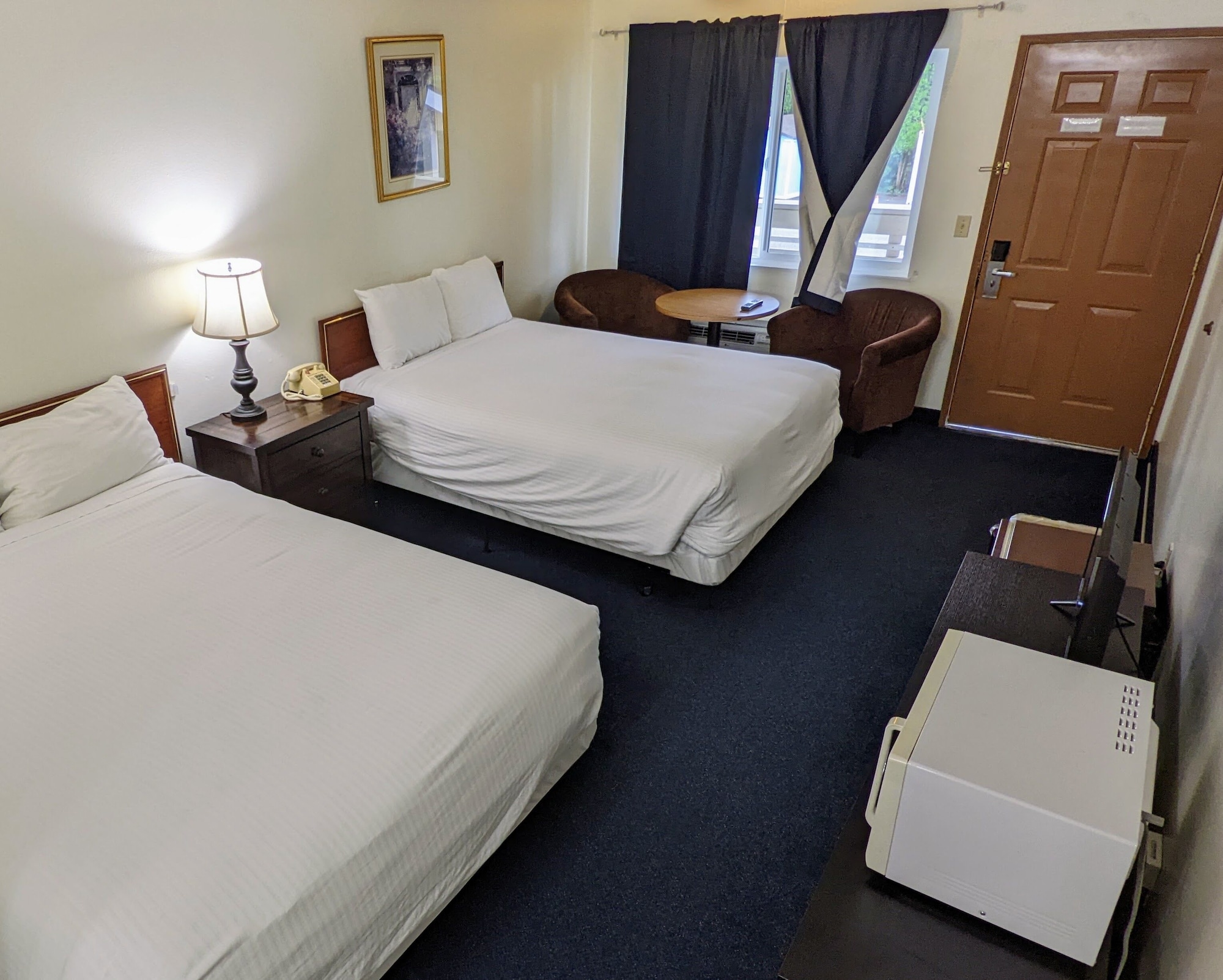 غرفة قياسية بسريرين كوين، Fairground Inn Monroe WA 3/10