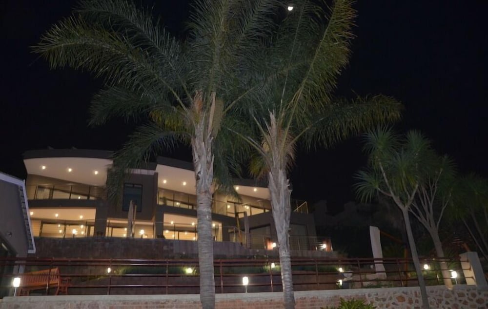 Over The Moon Guesthouse 3/50