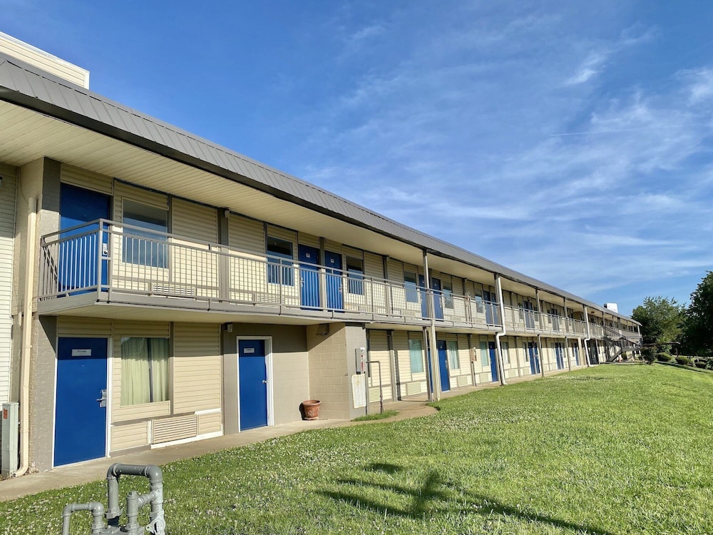 Motel6 Forrest City, AR 17/21