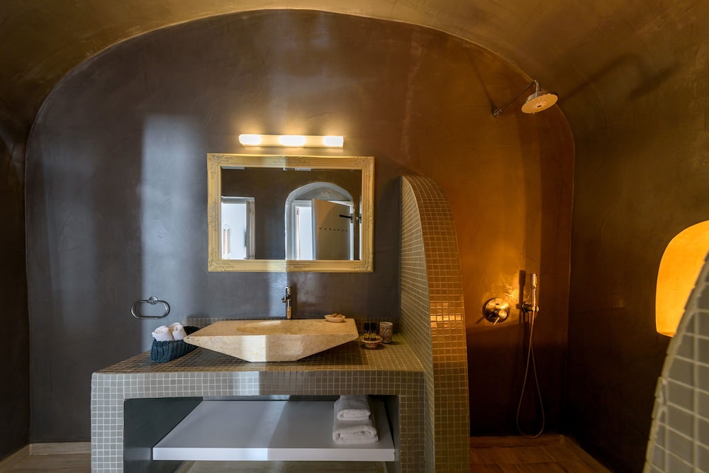 Senses Suites 48/50
