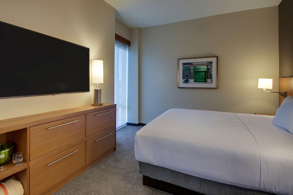 Specialty, King Bed, City View, Sofa