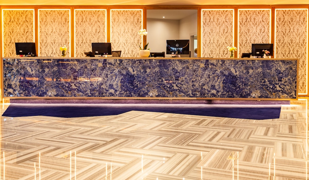 The Connacht Hotel 8/49