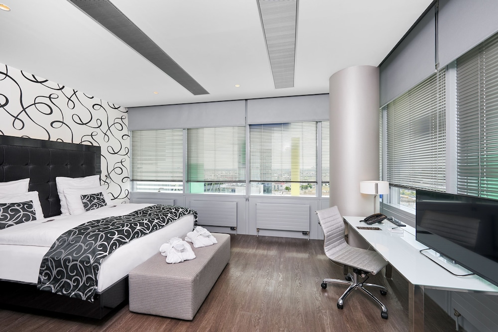 Innside By Melia Dusseldorf Hafen 12/75