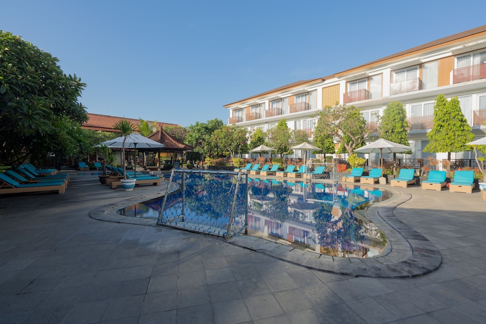 Kuta Beach Club Hotel 51/57