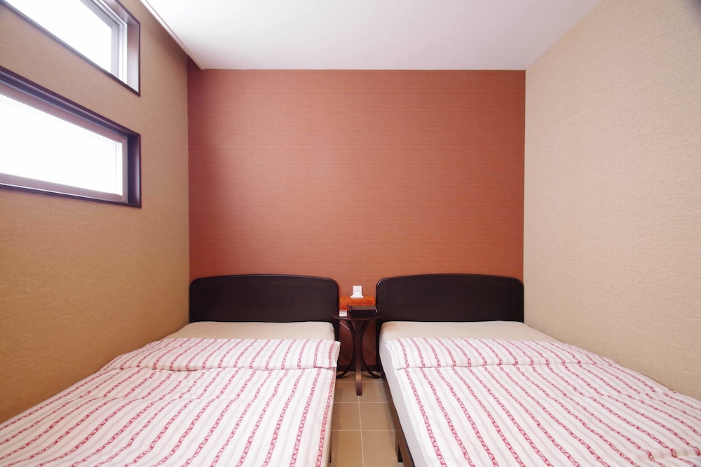 PRIVATE, SEMI DOUBLE BED