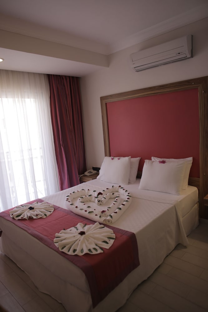 Cle Beach Boutique Hotel 11/50