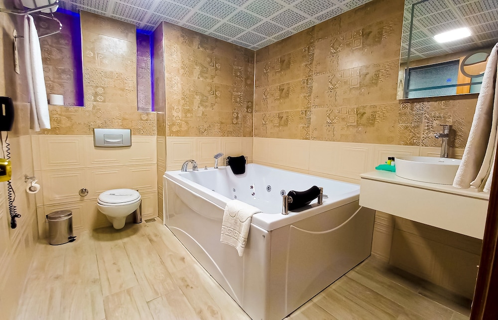 Notte Hotel 50/50
