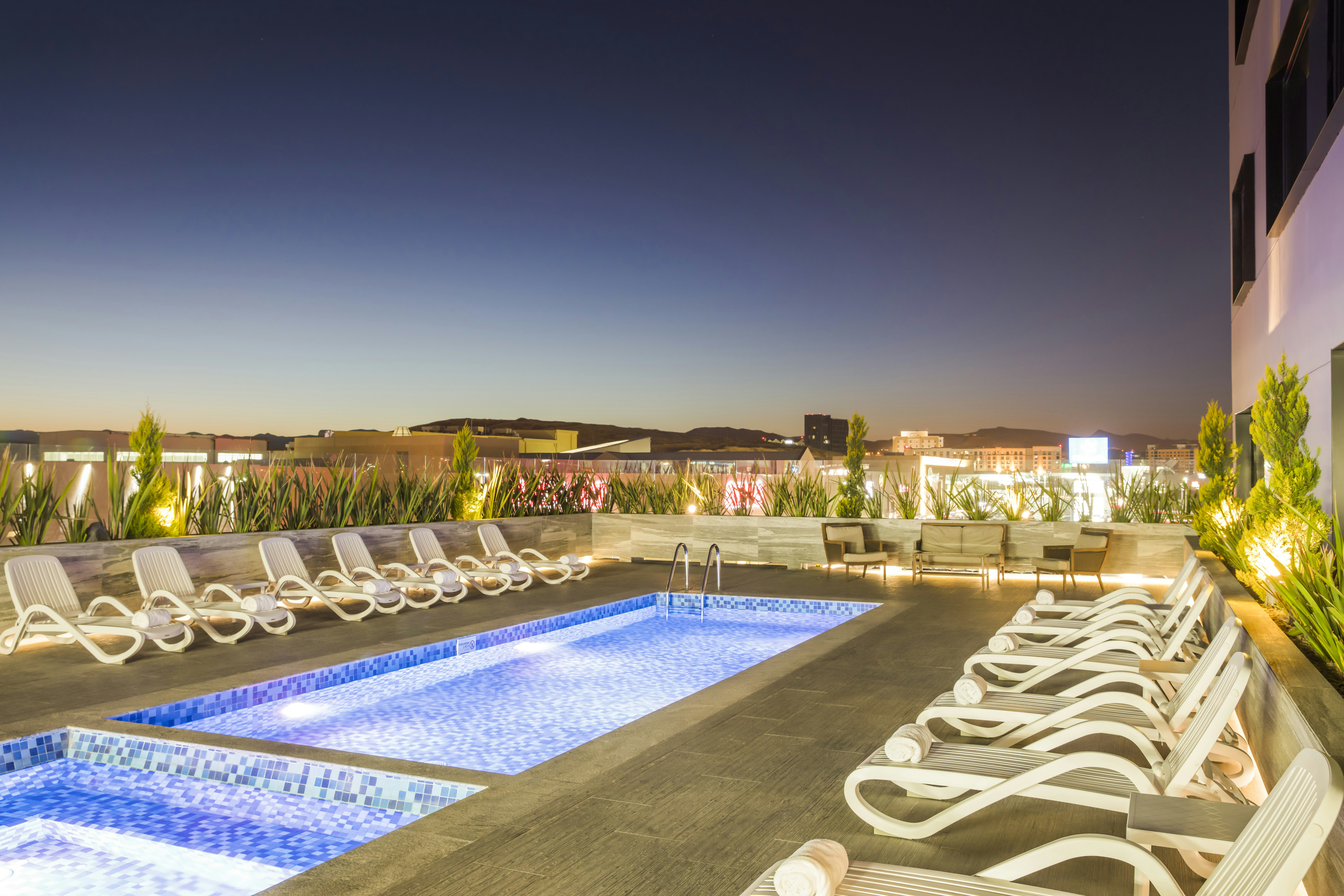 Fiesta Inn Chihuahua Fashion Mall 52/56