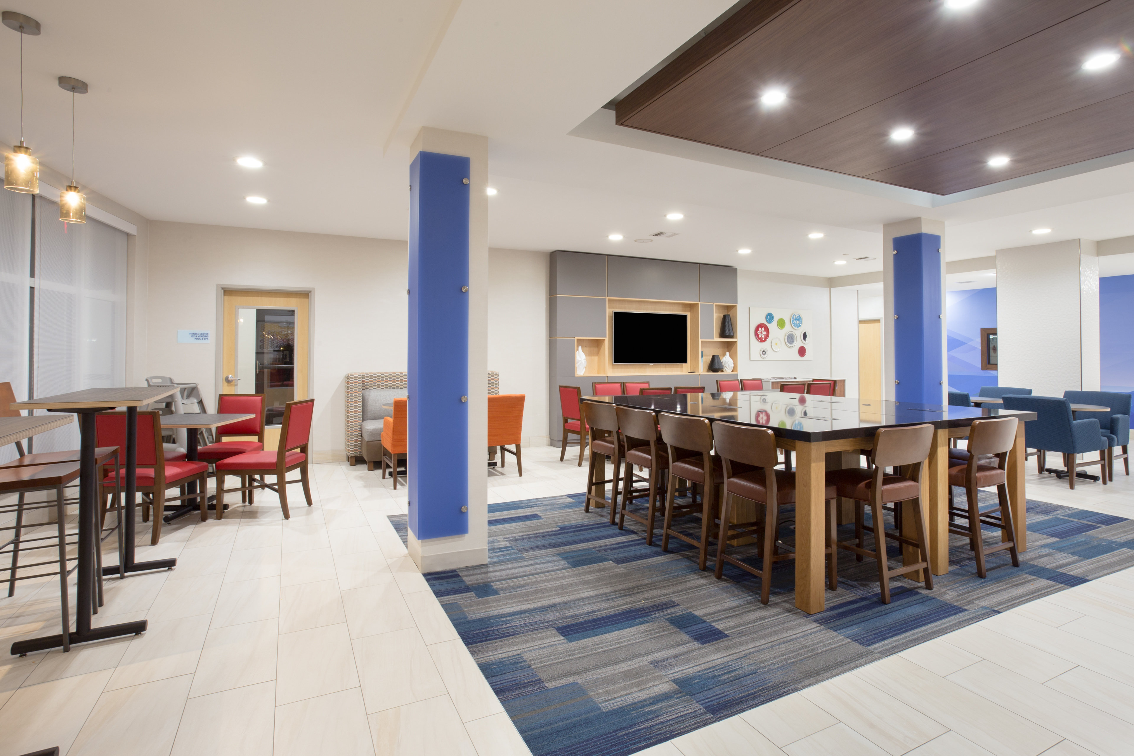 Holiday Inn Express Hotel Suites Amarillo 33/53