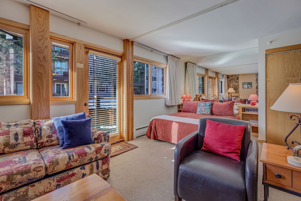 Laurelwood A Destination Residence 55/76