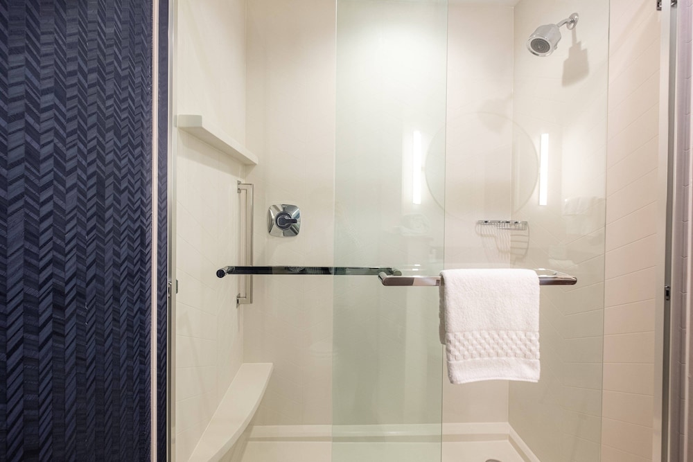 Fairfield Inn & Suites by Marriott Fond du Lac 11/26