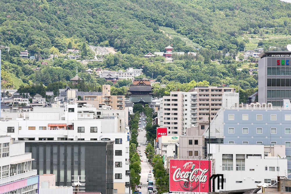 Sotetsu Fresa Inn Nagano-Zenkojiguchi (ex. Sunroute Nagano Hotel) 60/65