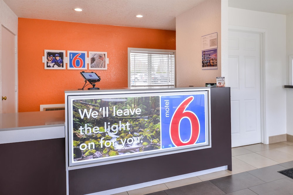 Motel6 Salem, OR - Expo Center 8/58