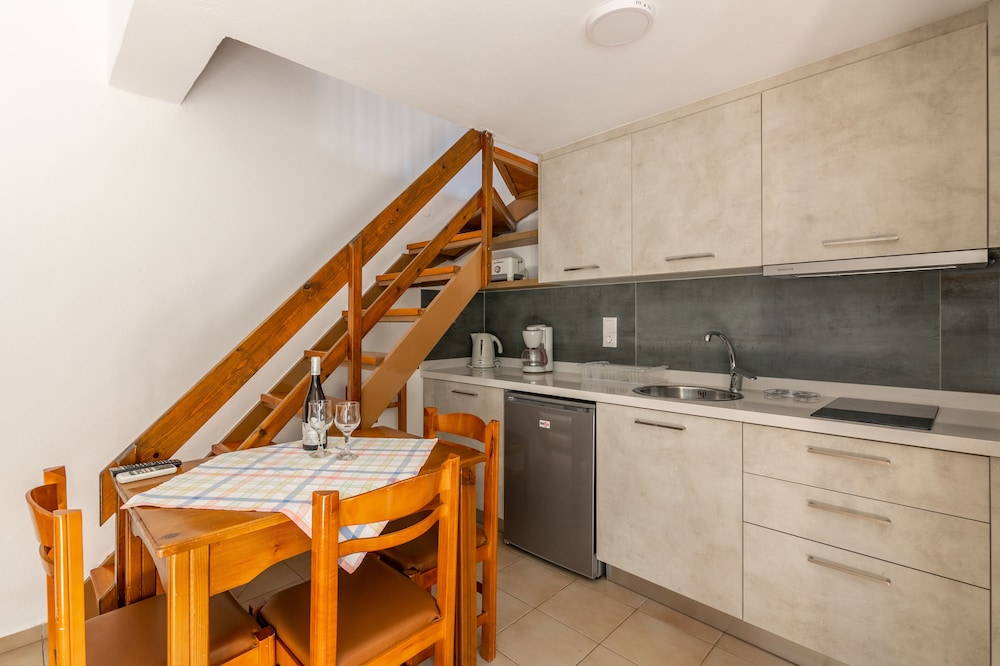 Joanna Apartments 31/64