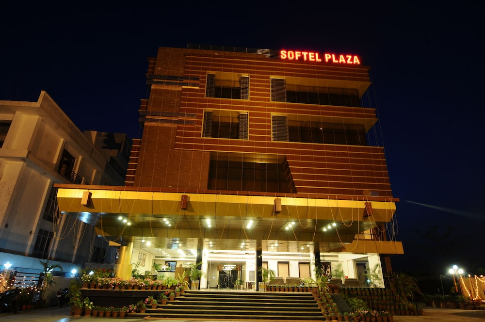 HOTEL SOFTEL PLAZA 1/50